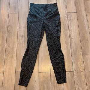 Lululemon size 8 pant